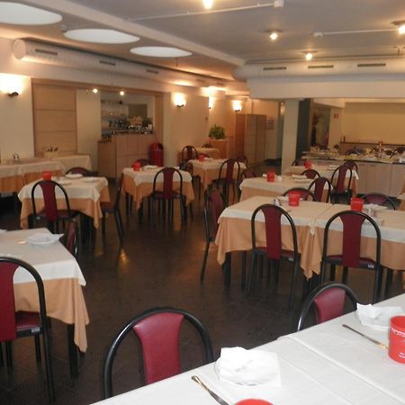 Hotel Selide Desio Exteriör bild