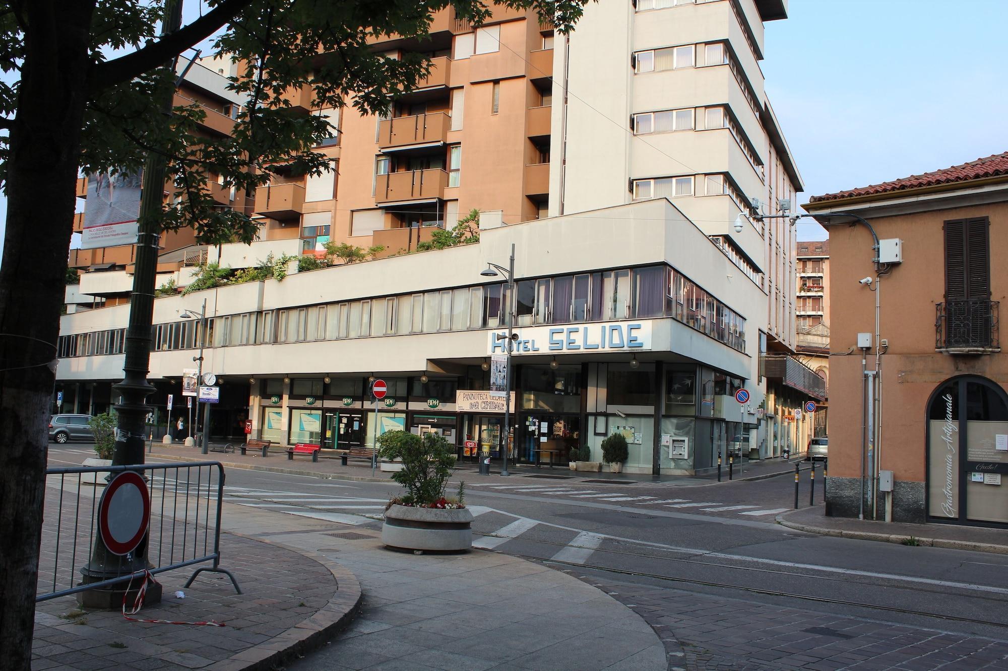 Hotel Selide Desio Exteriör bild
