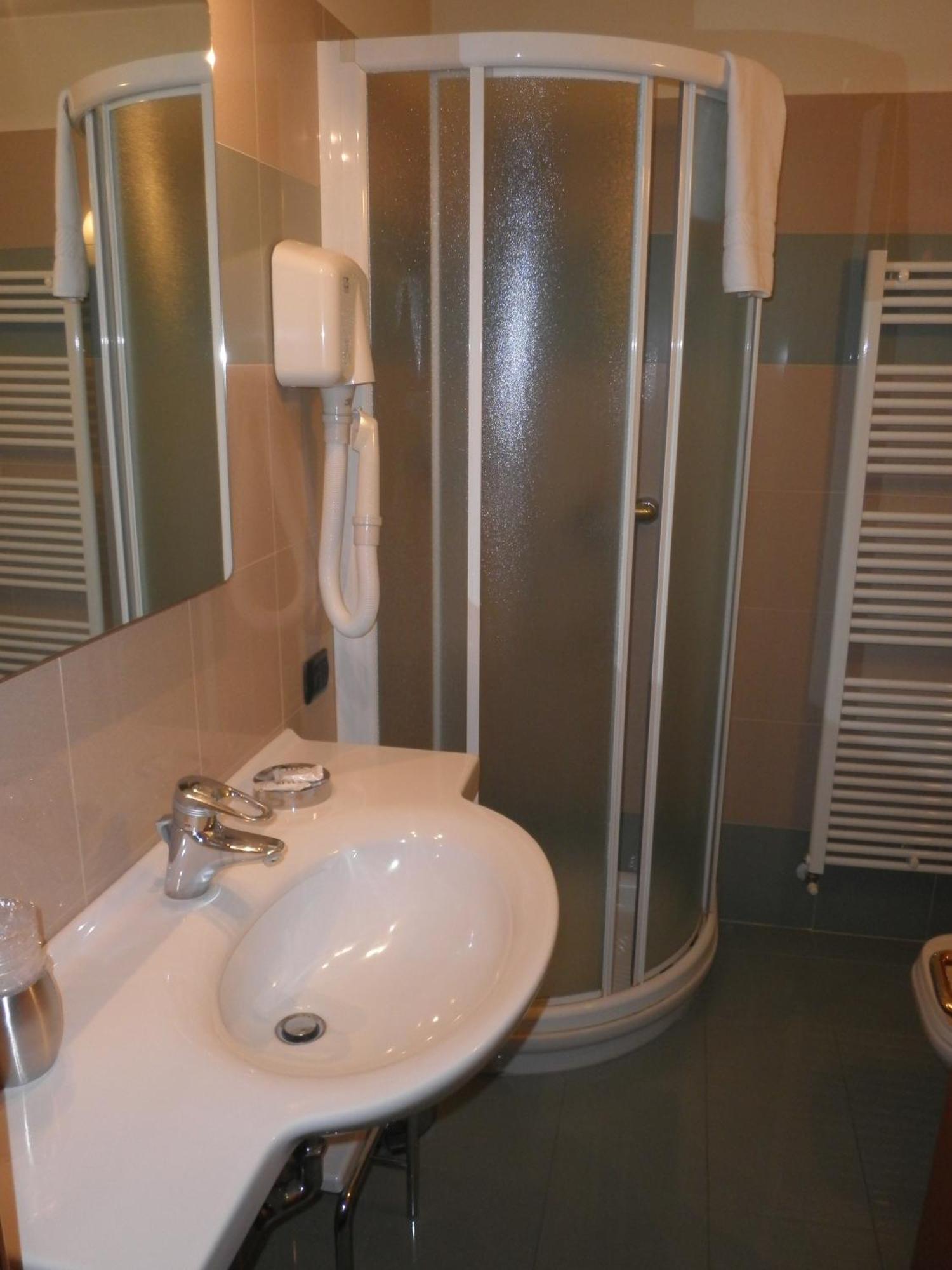 Hotel Selide Desio Exteriör bild