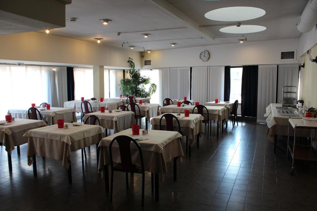 Hotel Selide Desio Exteriör bild